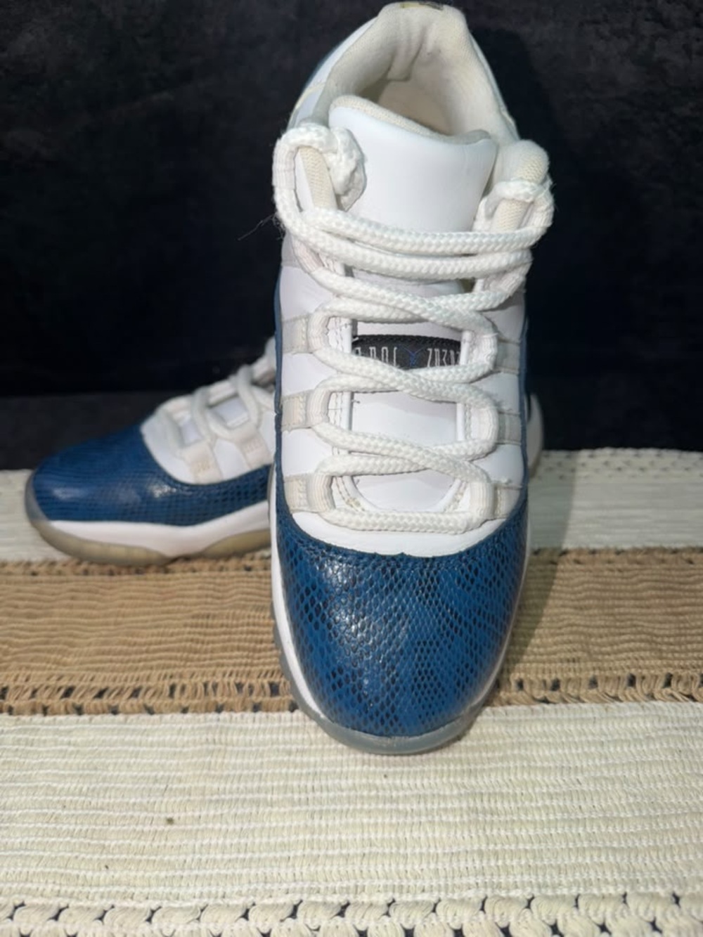 Kids Air Jordan 11 Retro Low Navy Snakeskin (2019) Size 5.5Y /